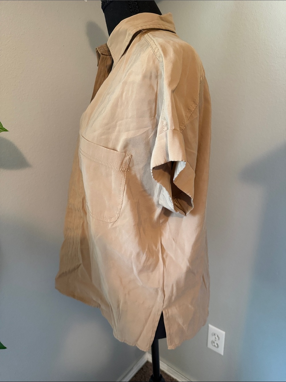 Max Studio Beige Short-Sleeve Utility Top - Picture 3 of 5